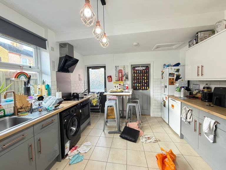 Sheffield accommodation room 7